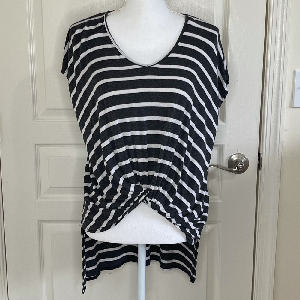 Women’s oversized knot front tee